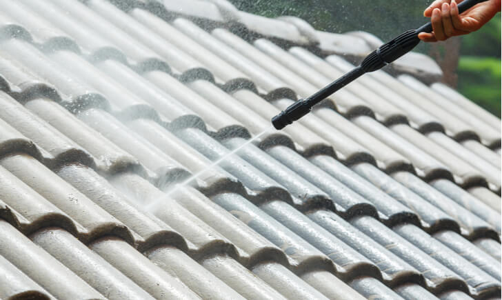 屋根の高圧洗浄って何？必要な理由と基礎知識を徹底解説！